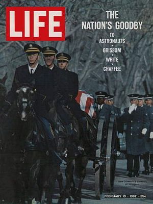 cv021067.jpg 2/10/1967 A farwell salute - Image 1