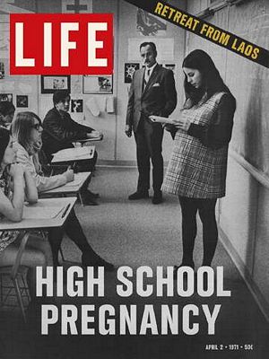 4/2/1971 Student moms