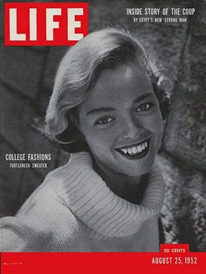 8/25/1952 Campus fashions