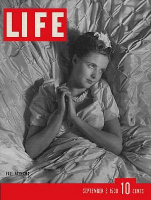cv090538.jpg 9/5/1938 Fall fashions - Image 1
