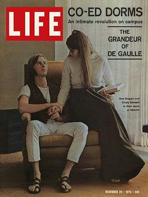 cv112070.jpg 11/20/1970 Liberalized living - Image 1